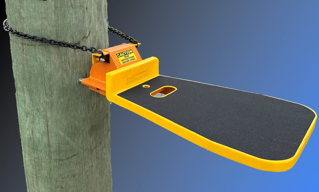 Pole Platform Timber Inpixio Copy